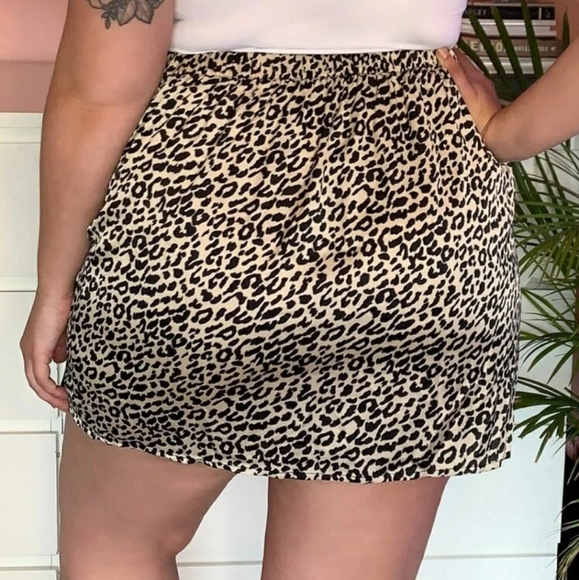 Cheetah 🐆/ Leopard Print Skirt - Picture 5 of 5